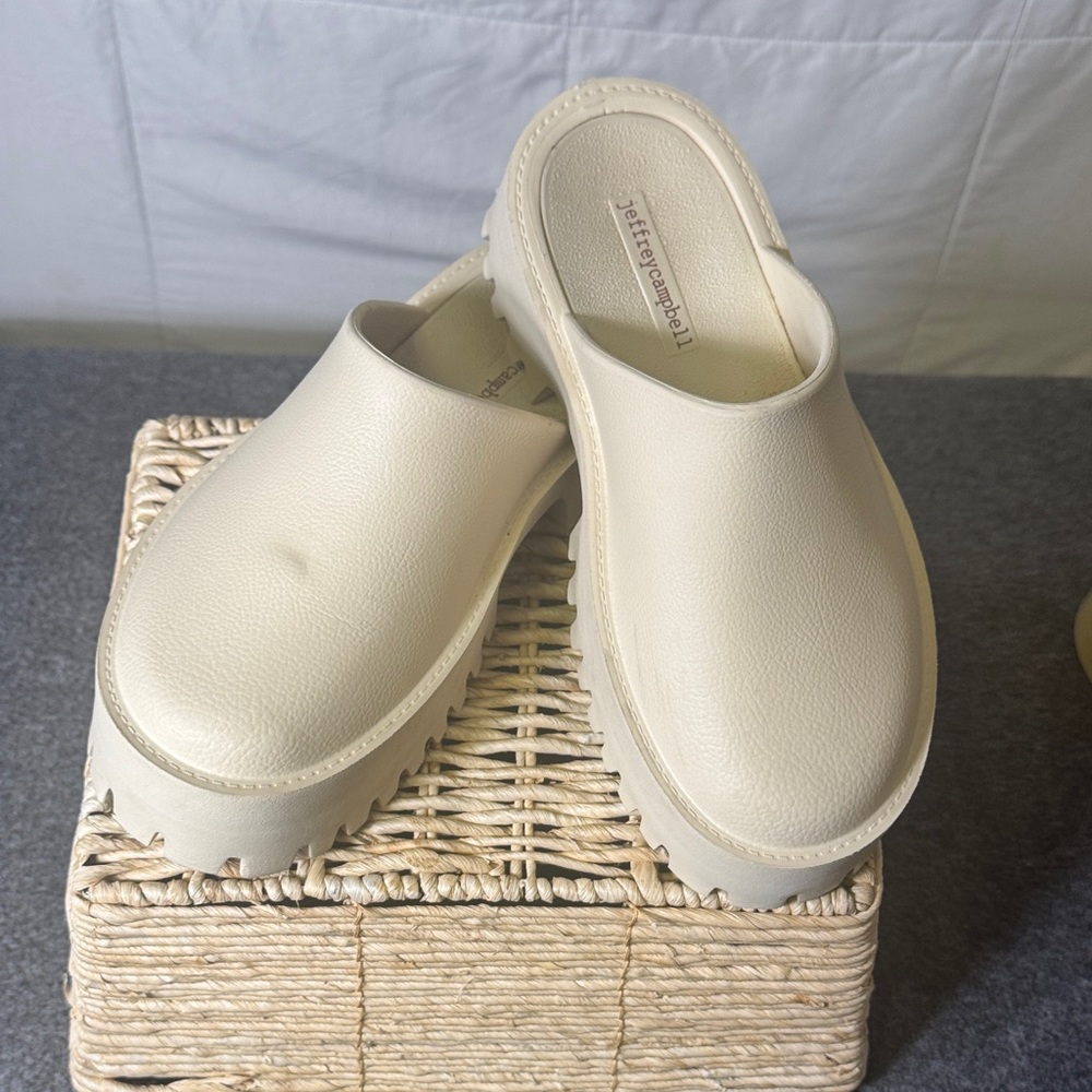 Jeffrey Campbell Cream Platform Clog Mule Shoes Chunky Lug‎ Sole Size 10